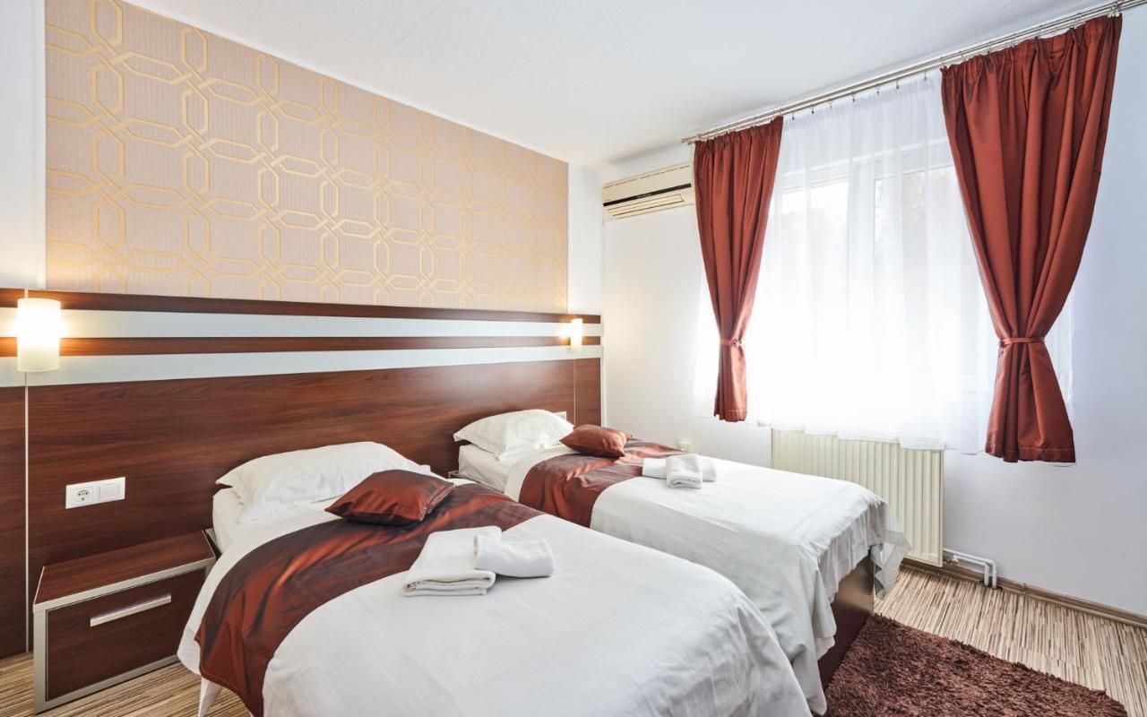 Pension Mora Клуж-Напока Экстерьер фото
